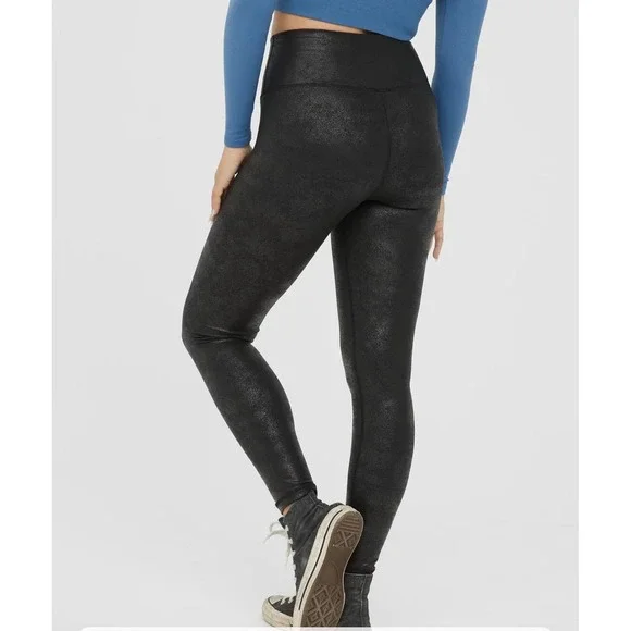 OFFLINE By Aerie Hugger Crackle black Crossover Legging women's medium - Picture 2 of 12